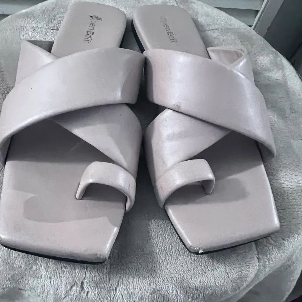 Elegant Women's Tan Sandals